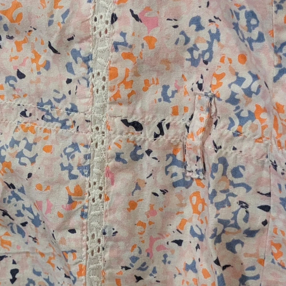 TA-BOOS Pastel Watercolor Concealed Button Ruffled Bodice Collared Blouse